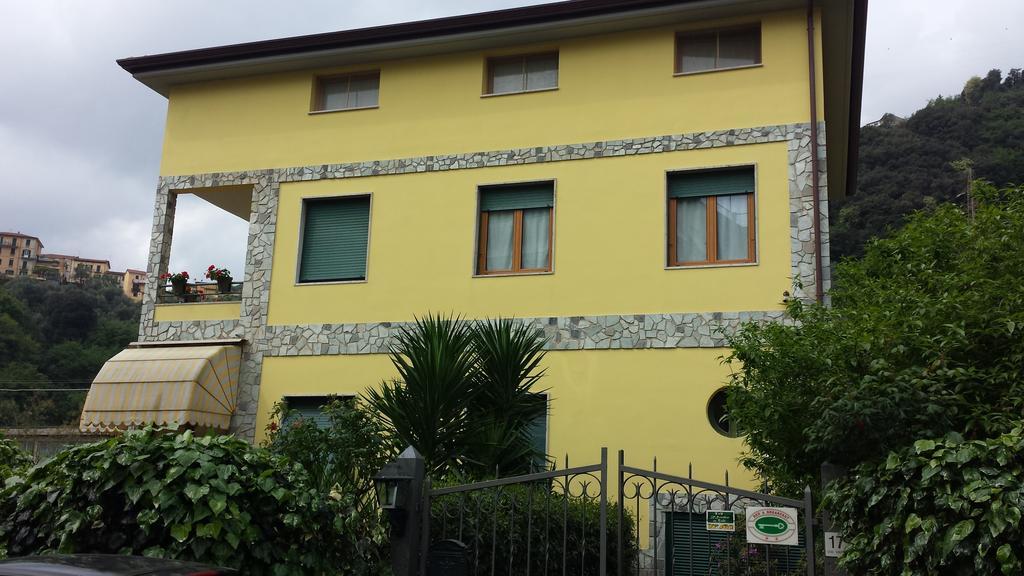 לה ספציה Guest House Il Giardino In Citta מראה חיצוני תמונה