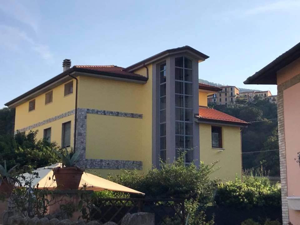 לה ספציה Guest House Il Giardino In Citta מראה חיצוני תמונה
