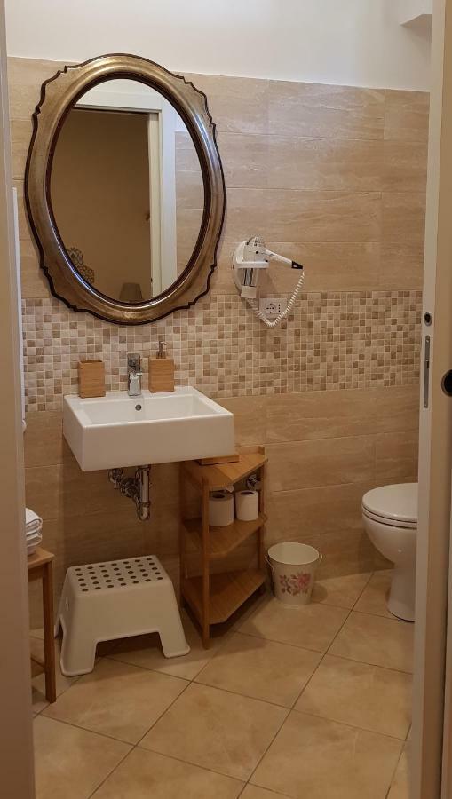 לה ספציה Guest House Il Giardino In Citta חדר תמונה